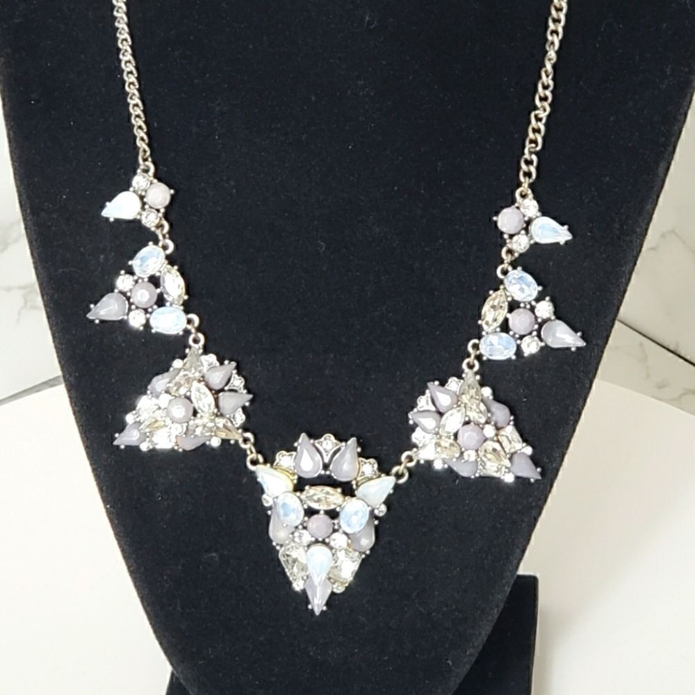 STATEMENT NECKLACE Silver-tone Sparkling Crystals and Resin